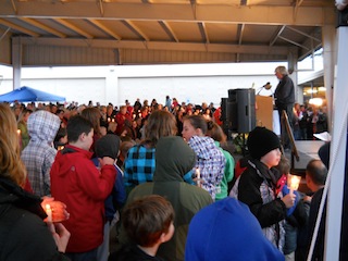 Memorial crowd small